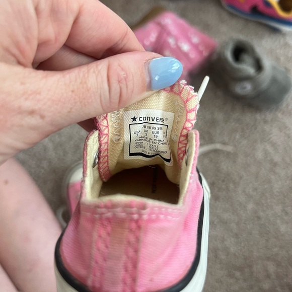 Converse - Picture 2 of 2